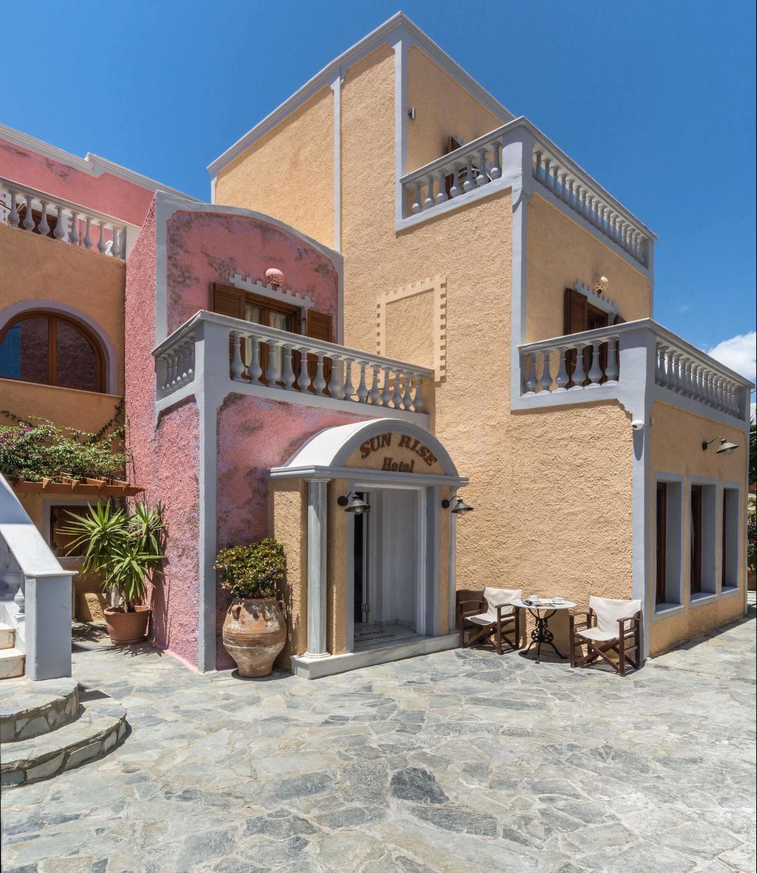 Hotel Sunrise Firá